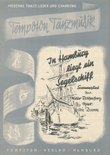 In Hamburg liegt ein Segelschiff im Hafen